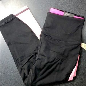 NWT Victoria’s Secret VSX knockout crop leggings